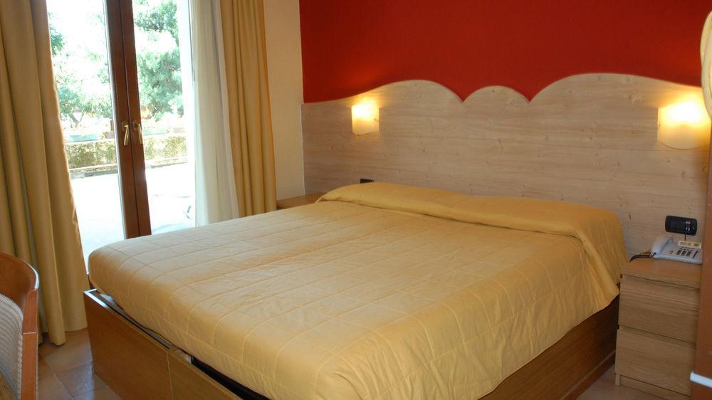 Hotel Bellavista Ponte Di Legno Bagian luar foto